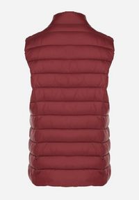 Born2be - Bordowa Pikowanana Kamizelka Sifitta. Okazja: na co dzień. Kolor: czerwony. Materiał: jeans. Styl: klasyczny, casual, elegancki #4