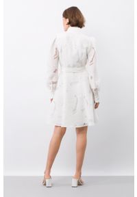 IVY & OAK - Ivy & Oak sukienka kolor biały mini rozkloszowana. Kolor: biały. Materiał: tkanina, poliamid. Długość rękawa: długi rękaw. Typ sukienki: rozkloszowane. Długość: mini #3