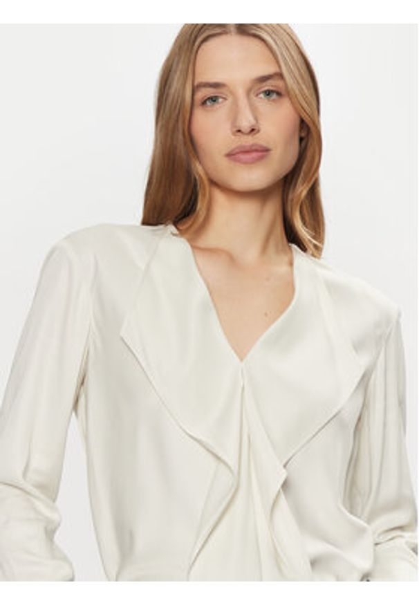 Calvin Klein Bluzka K20K208067 Écru Regular Fit. Materiał: wiskoza
