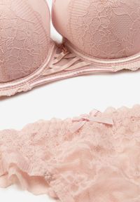 Renee - Różowy Koronkowy Komplet Bielizny Biustonosz Usztywniony Push Up i Stringi Jasminesa. Kolor: różowy. Materiał: koronka. Wzór: aplikacja #3