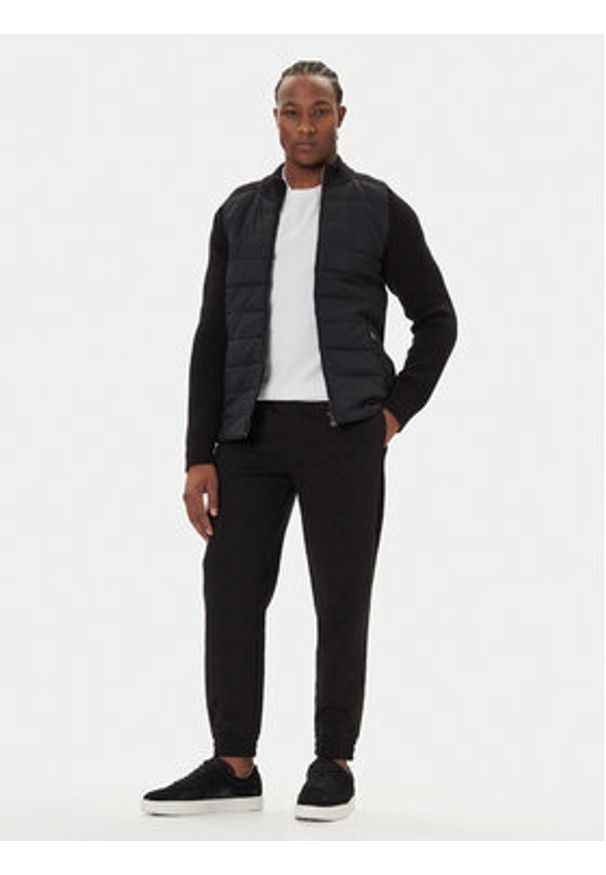 JOOP! Spodnie dresowe 17 JJ-31Benzio 30047443 Czarny Regular Fit. Kolor: czarny. Materiał: syntetyk