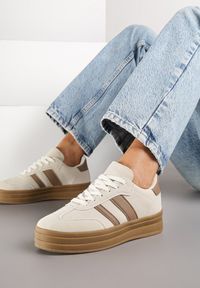 Renee - Beżowe Sneakersy w Stylu Klasycznych Tenisówek na Platformie Nallania. Okazja: na spacer. Kolor: beżowy. Materiał: jeans. Obcas: na platformie. Sport: turystyka piesza