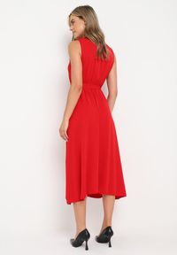 Born2be - Bordowa Sukienka Iolaera. Kolor: czerwony. Materiał: materiał, tkanina. Długość rękawa: na ramiączkach. Wzór: ażurowy, aplikacja, gładki. Sezon: lato. Typ sukienki: kopertowe. Długość: midi #5