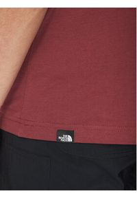 The North Face T-Shirt Simple Dome NF0A87NG Bordowy Regular Fit. Kolor: czerwony. Materiał: syntetyk, bawełna #4