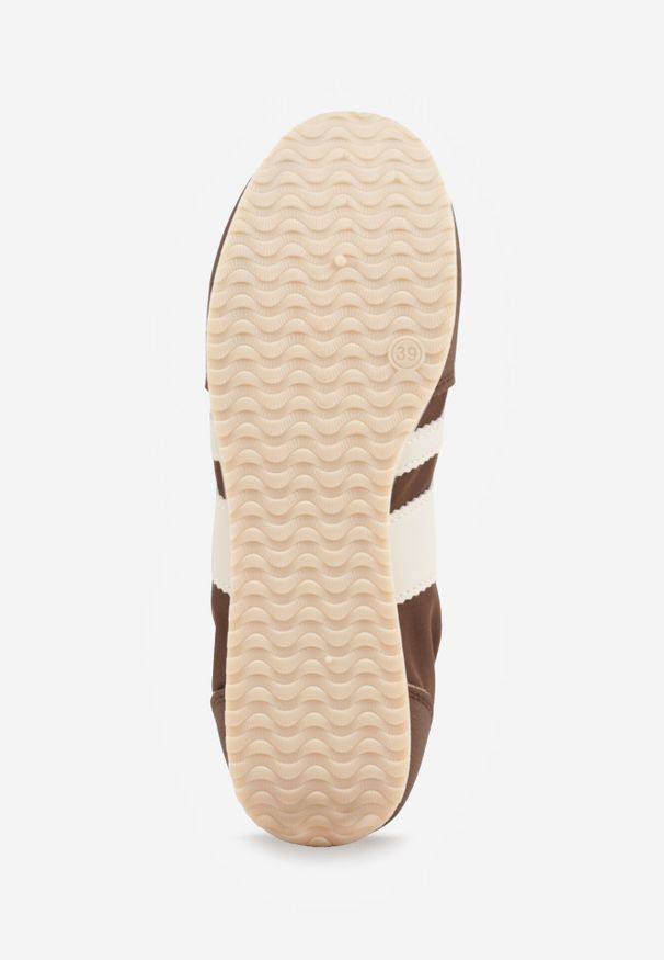 Born2be - Brązowe Sneakersy Kultowe Tenisówki z Marszczeniem przy Pięcie Rhodophine. Okazja: na co dzień. Kolor: brązowy. Materiał: jeans. Szerokość cholewki: normalna. Wzór: gładki