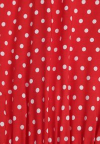 Renee - Czerwona Rozkloszowana Sukienka Retro z Wiskozy w Groszki Tetia. Kolor: czerwony. Materiał: wiskoza. Długość rękawa: krótki rękaw. Wzór: grochy. Typ sukienki: rozkloszowane. Styl: retro #4