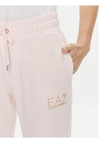 EA7 Emporio Armani Spodnie dresowe 8NTP66 TJ9RZ 1422 Różowy Regular Fit. Kolor: różowy. Materiał: syntetyk, wiskoza