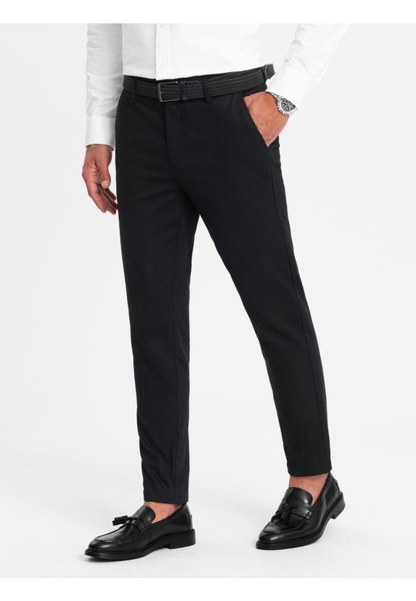 Ombre Clothing - Spodnie męskie chino SLIM FIT z delikatną teksturą - czarne V5 - Rozmiar: L. Kolor: czarny. Materiał: materiał, bawełna