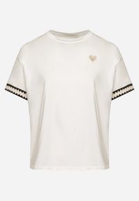 Born2be - Biały Bawełniany T-shirt o Kroju Oversize ze Zdobieniem przy Rękawach Milatia. Okazja: na co dzień. Kolor: biały. Materiał: bawełna. Wzór: aplikacja. Styl: elegancki, casual #5