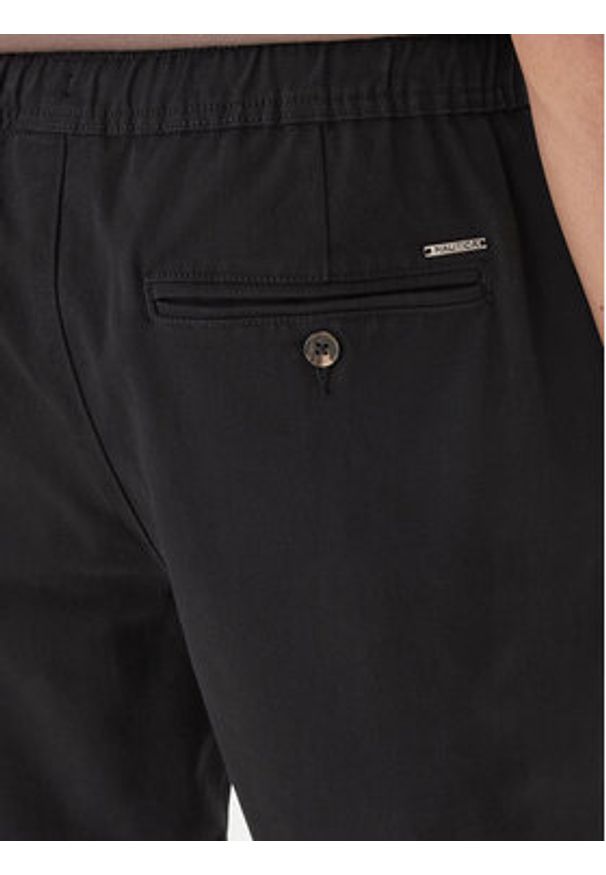 Nautica Szorty materiałowe Rava NCC03970 Czarny Relaxed Fit. Kolor: czarny. Materiał: bawełna