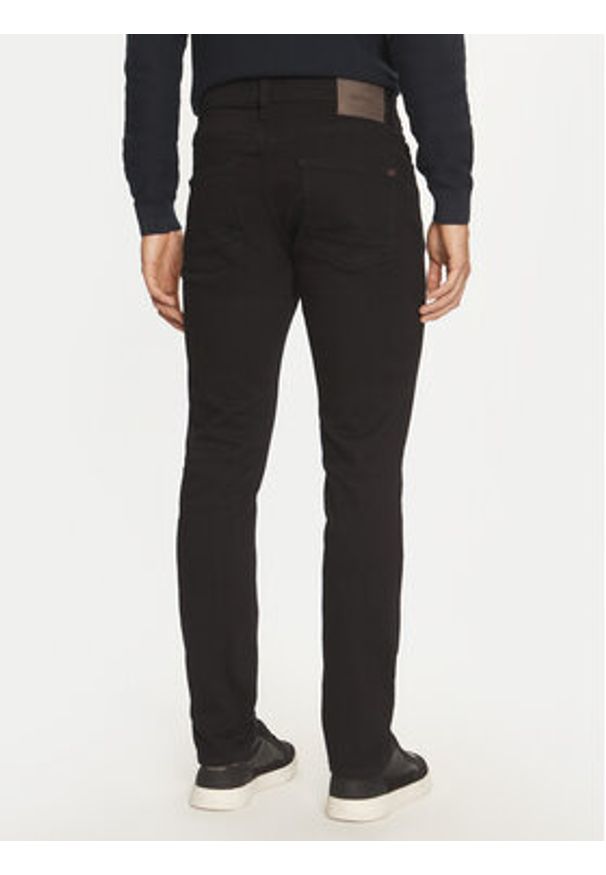 Mustang Jeansy Vegas 1014062 Czarny Slim Fit. Kolor: czarny