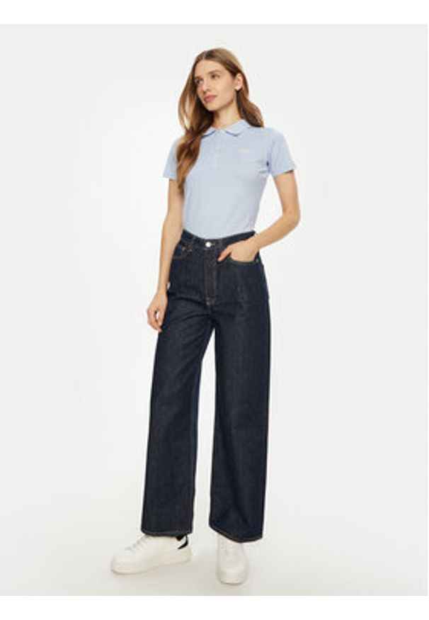 Guess Polo W5RP47 KARS2 Niebieski Regular Fit. Typ kołnierza: polo. Kolor: niebieski. Materiał: syntetyk, bawełna