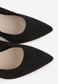 Born2be - Czarne Czółenka na Obcasie ze Skórzaną Wkładką i Metaliczną Wstawką Rasmone. Zapięcie: pasek. Kolor: czarny. Materiał: skóra. Obcas: na obcasie. Styl: klasyczny. Wysokość obcasa: średni #5