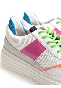 Geox Sneakersy "Phaolae" | D02FDB01402 | Phaolae | Kobieta | Biały. Nosek buta: okrągły. Kolor: biały. Materiał: tkanina, skóra. Wzór: aplikacja