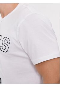 Guess T-Shirt Ss Cn M4RI22 K8FQ4 Biały Regular Fit. Kolor: biały. Materiał: bawełna
