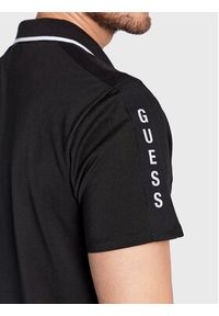 Guess Polo M2YP25 KARS0 Czarny Regular Fit. Typ kołnierza: polo. Kolor: czarny. Materiał: bawełna