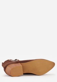 Born2be - Brązowe Ażurowe Botki Vices na Obcasie Ozdobione Wycięciem i Nitami Lilfedi. Okazja: na co dzień, na imprezę. Kolor: brązowy. Materiał: skóra, jeans. Wzór: ażurowy, aplikacja. Sezon: zima, jesień. Obcas: na obcasie. Styl: casual, wizytowy. Wysokość obcasa: średni #7