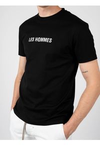 Les Hommes T-shirt | LF224302-0700-9001 | Grafic Print | Mężczyzna | Czarny. Okazja: na co dzień. Kolor: czarny. Materiał: bawełna. Wzór: nadruk. Styl: casual #2
