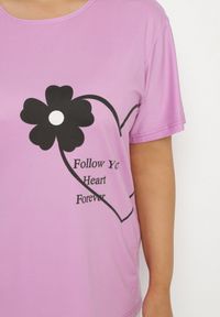 Born2be - Fioletowy Komplet Piżamowy z Motywem Kwiatowym Spodnie i T-shirt Milossa. Kolekcja: plus size. Kolor: fioletowy. Długość: krótkie. Wzór: kwiaty #6