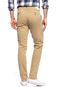 Wrangler - WRANGLER SPODNIE MĘSKIE CHINO GOLDEN SAND W16LRN223. Materiał: materiał #3