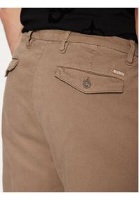 Guess Spodnie materiałowe M4BB27 WGHA1 Brązowy Slim Fit. Kolor: brązowy. Materiał: bawełna #3
