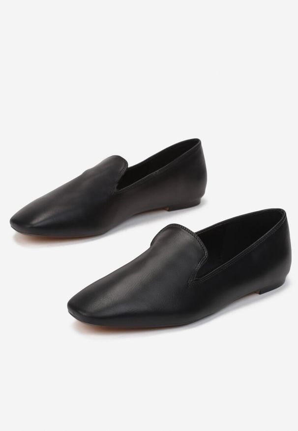 Renee - Czarne Mokasyny Auxina. Kolor: czarny. Wzór: gładki, jednolity. Obcas: na obcasie. Styl: elegancki