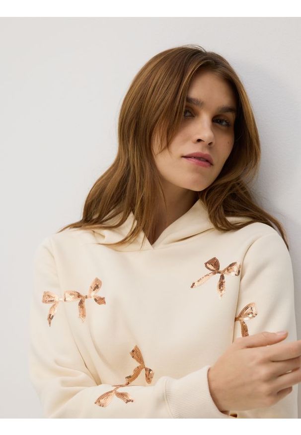 Reserved - Bluza ze świątecznym motywem - złamana biel. Materiał: dzianina, bawełna. Styl: wizytowy