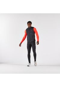 KIPRUN - Kamizelka do biegania męska Kiprun 500 Warm ocieplana. Kolor: czarny. Materiał: tkanina, materiał. Długość rękawa: bez rękawów. Sezon: zima. Sport: bieganie