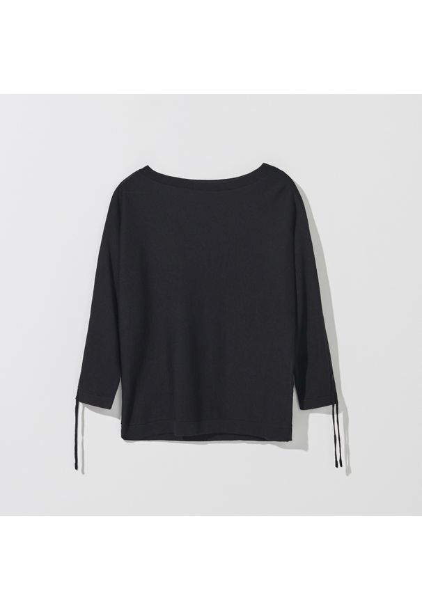 Mohito - Wiskozowy sweter z ozdobnym detalem -. Kolor: czarny. Materiał: wiskoza