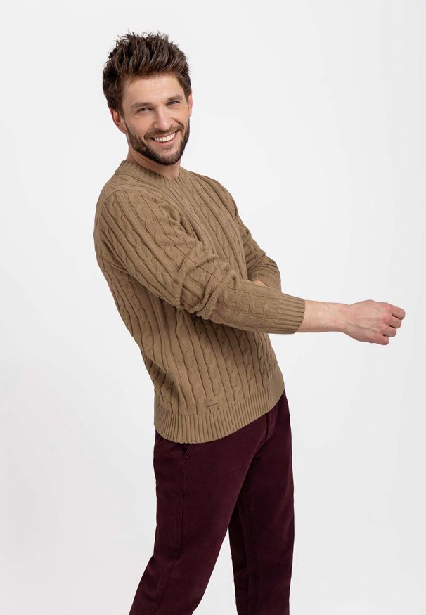 Volcano - Sweter męski ze splotem S-ROBY. Okazja: na co dzień. Kolor: beżowy. Materiał: jeans, materiał. Wzór: ze splotem. Styl: klasyczny, casual, elegancki