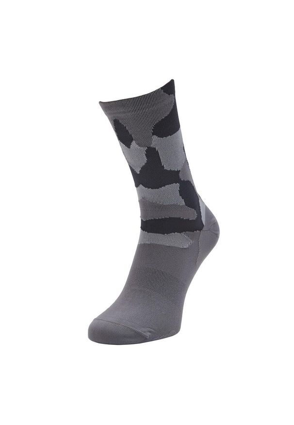 Skarpetki Silvini Calitre. Kolor: szary. Materiał: bawełna. Sport: kolarstwo