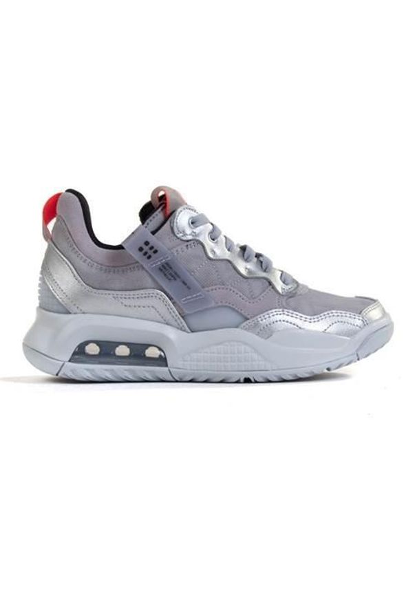 Buty do chodzenia damskie Nike Jordan MA2 GS. Zapięcie: sznurówki. Kolor: szary. Materiał: materiał, syntetyk, guma. Szerokość cholewki: normalna. Sport: turystyka piesza