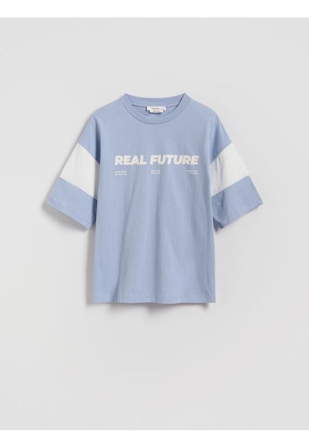 Reserved - Bawełniany t-shirt z nadrukiem - jasnoniebieski. Kolor: niebieski. Materiał: bawełna. Wzór: nadruk