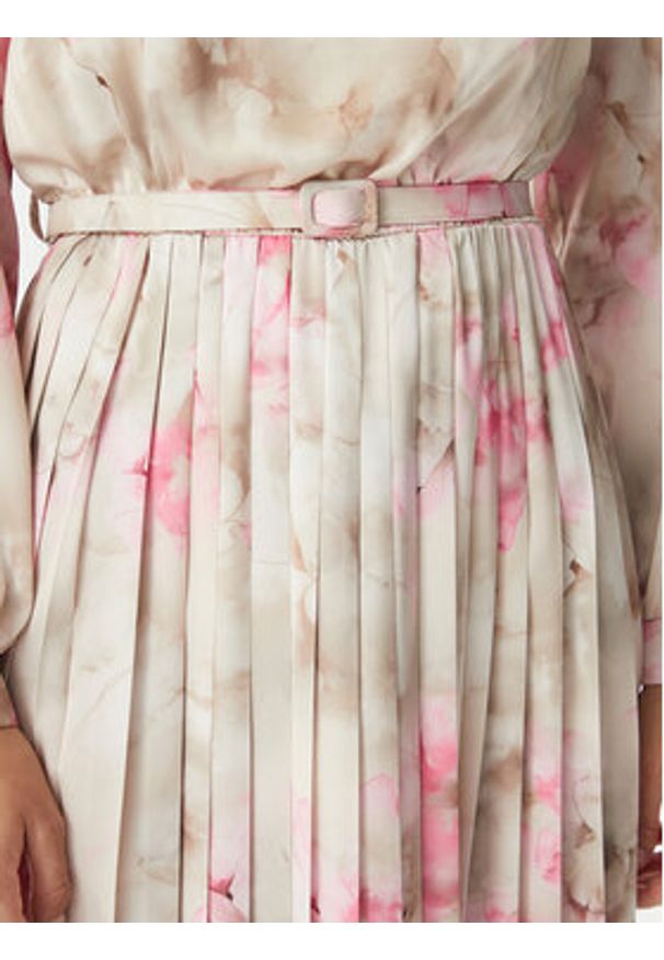 Rinascimento Sukienka koktajlowa CFC0127960003 Beżowy jasny Regular Fit. Kolor: beżowy. Materiał: syntetyk. Styl: wizytowy