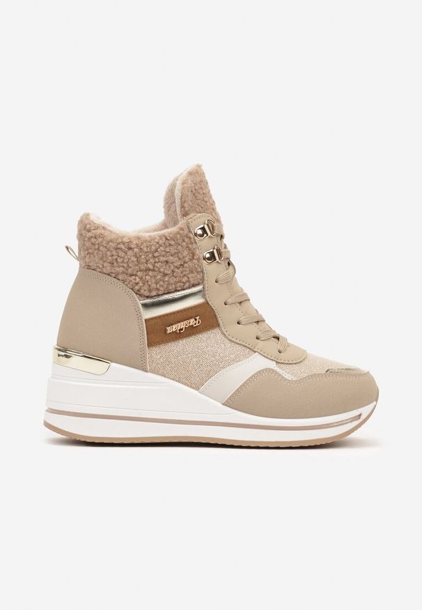 Born2be - Ciemnobeżowe Streetwearowe Botki na Koturnie z Metalicznymi Wstawkami i Futerkiem Beloraine. Okazja: na co dzień. Kolor: beżowy. Materiał: futro. Obcas: na koturnie. Styl: casual, elegancki