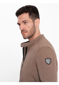 Ombre Clothing - Męska kurtka ze strukturalnego materiału o kroju biker – jasnobrązowa V4. Okazja: na co dzień. Typ kołnierza: kołnierzyk stójkowy. Kolor: brązowy. Materiał: materiał. Styl: casual, elegancki