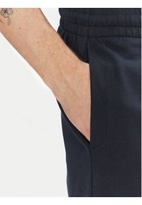 EA7 Emporio Armani Szorty sportowe 7M000232 AF13512 MB122 Granatowy Regular Fit. Kolor: niebieski. Materiał: bawełna. Styl: sportowy