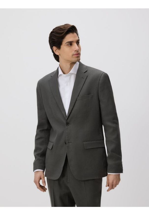 Reserved - Marynarka slim fit z lnem - ciemnozielony. Kolor: zielony. Materiał: len
