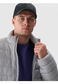 4f - 4F Kurtka puchowa z syntetycznym wypełnieniem męska - szara S. Okazja: na co dzień. Typ kołnierza: kołnierzyk stójkowy. Kolor: szary. Materiał: syntetyk, puch. Długość: długie. Styl: casual, sportowy, klasyczny #2