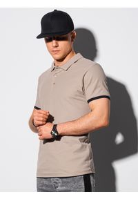 Ombre Clothing - Koszulka męska polo bawełniana - jasnobrązowa S1382 - XXL. Typ kołnierza: polo. Kolor: brązowy. Materiał: bawełna. Wzór: nadruk. Styl: klasyczny