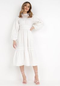 Born2be - Biała Sukienka Hekala. Kolor: biały. Materiał: koronka, tkanina. Wzór: haft, aplikacja, koronka. Długość: midi