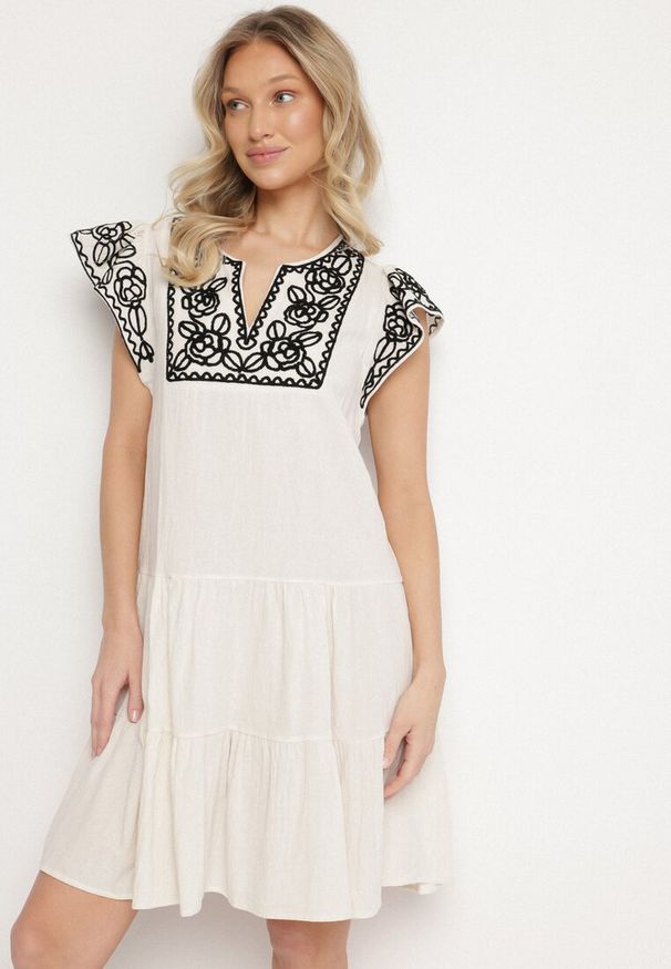 Born2be - Beżowa Sukienka z Haftami w Stylu Boho z Bawełny Evitel. Kolor: beżowy. Materiał: bawełna. Długość rękawa: krótki rękaw. Wzór: haft. Sezon: lato. Styl: boho