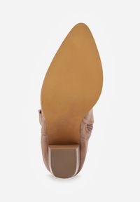 Born2be - Ciemnobeżowe Botki Typu Kowbojki VICES na Obcasie z Ażurową Cholewką Eranata. Okazja: na co dzień. Kolor: beżowy. Materiał: jeans. Szerokość cholewki: normalna. Wzór: ażurowy. Obcas: na obcasie. Styl: casual, elegancki, klasyczny. Wysokość obcasa: średni #3