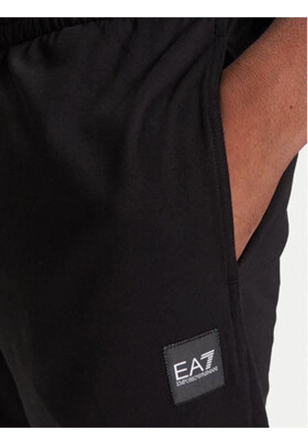 EA7 Emporio Armani Dres 7M000907 AF13512 UC001 Czarny Regular Fit. Kolor: czarny. Materiał: bawełna