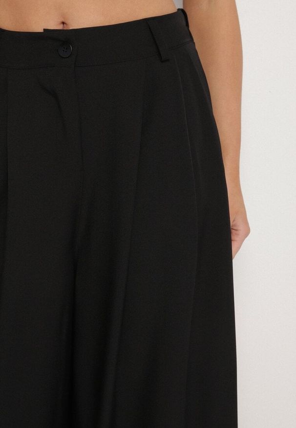 Born2be - Czarne Szerokie Garniturowe Spodnie z Wysokim Stanem Perisse. Stan: podwyższony. Kolor: czarny. Styl: elegancki