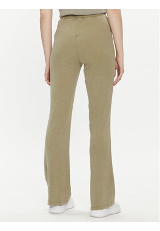 Calvin Klein Jeans Spodnie dresowe J20J223126 Zielony Regular Fit. Kolor: zielony. Materiał: bawełna