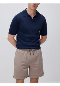 Reserved - Szorty comfort z wiązaniem - beżowy. Kolor: beżowy. Materiał: dzianina #1