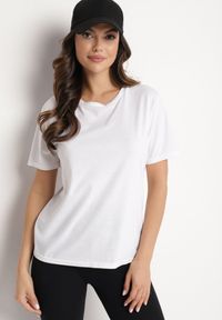 Born2be - Biały Gładki T-shirt z Krótkim Rękawem Elldora. Okazja: na co dzień. Kolor: biały. Materiał: bawełna, jeans. Długość rękawa: krótki rękaw. Długość: krótkie. Wzór: gładki. Styl: casual #3