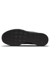 Buty Nike Tanjun M DJ6258-001 czarne. Okazja: na co dzień. Kolor: czarny. Materiał: materiał. Szerokość cholewki: normalna. Model: Nike Tanjun #6