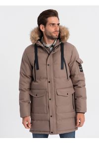 Ombre Clothing - Kurtka męska parka zimowa - jasnobrązowa V6 OM-JALJ-0132 - M. Kolor: brązowy. Materiał: poliester, futro. Długość: długie. Wzór: aplikacja. Sezon: zima